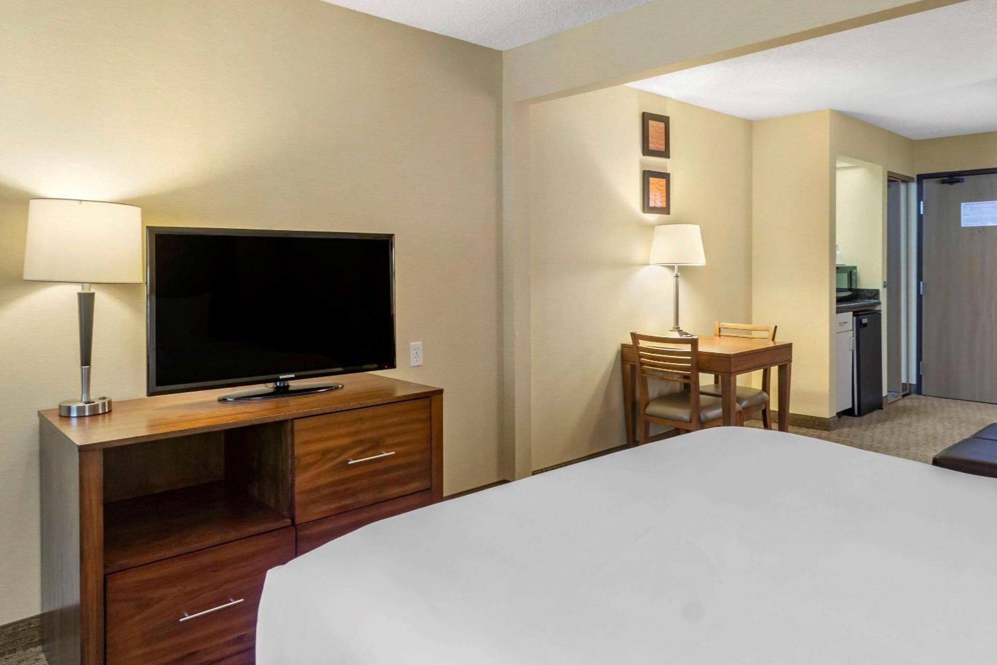Comfort Inn & Suites Bothell - Seattle North Стая снимка